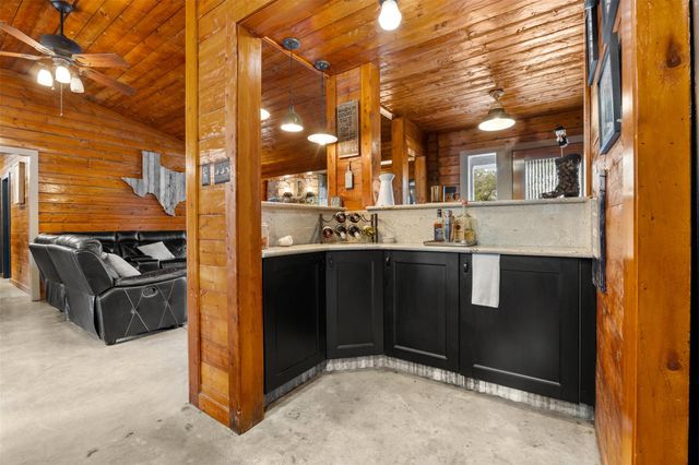 301 Green Acres DR, Wimberley, TX 78676