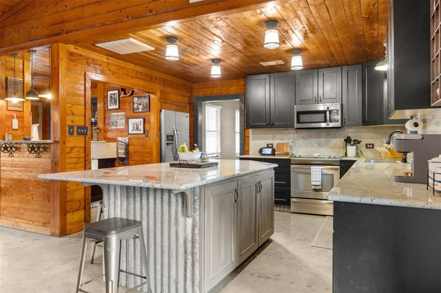 301 Green Acres DR, Wimberley, TX 78676