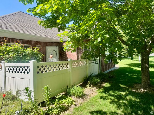2104 W JORDAN VILLA DR, West Jordan, UT 84088