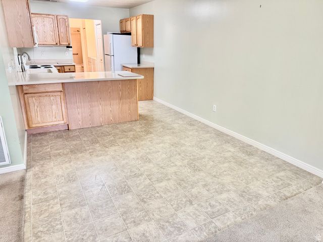 2104 W JORDAN VILLA DR, West Jordan, UT 84088