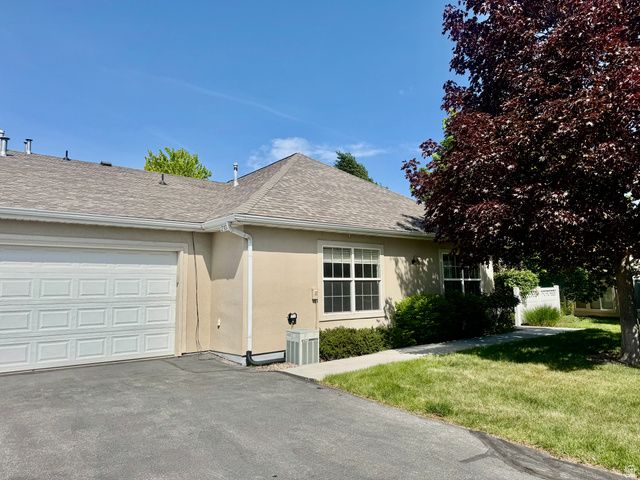 2104 W JORDAN VILLA DR, West Jordan, UT 84088