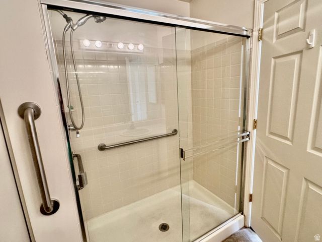2104 W JORDAN VILLA DR, West Jordan, UT 84088