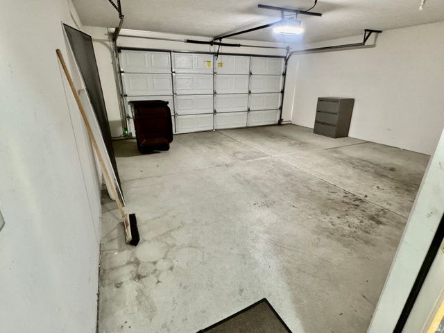 2104 W JORDAN VILLA DR, West Jordan, UT 84088