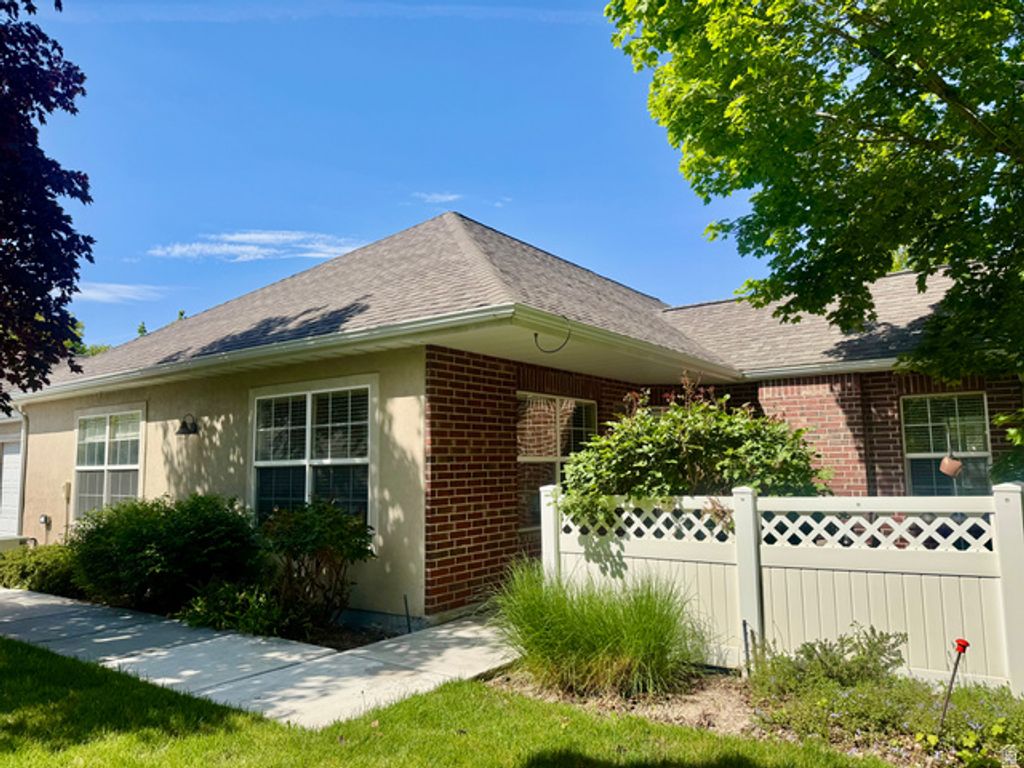 2104 W JORDAN VILLA DR, West Jordan, UT 84088
