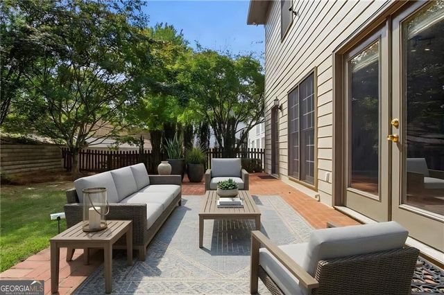1983 Wellesley Trace, Dunwoody, GA 30338
