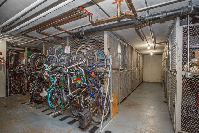 4250 N MARINE Drive 922, Chicago, IL 60613