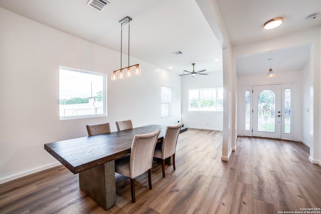 824 Elmwood, San Antonio, TX 78212