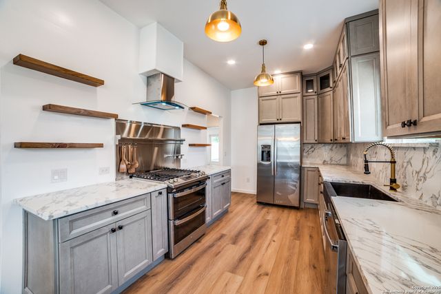 824 Elmwood, San Antonio, TX 78212