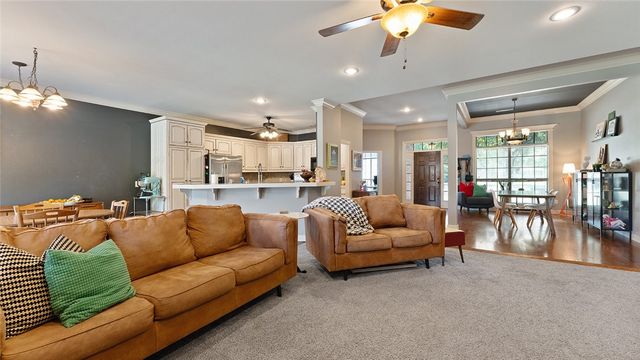 2424 Sarah Jane Lane, Fayetteville, AR 72701