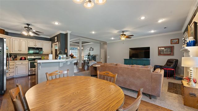 2424 Sarah Jane Lane, Fayetteville, AR 72701