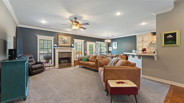 2424 Sarah Jane Lane, Fayetteville, AR 72701