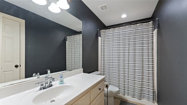 2424 Sarah Jane Lane, Fayetteville, AR 72701