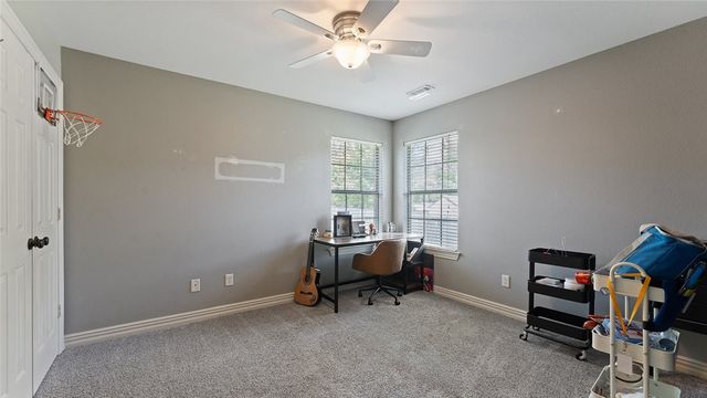 2424 Sarah Jane Lane, Fayetteville, AR 72701