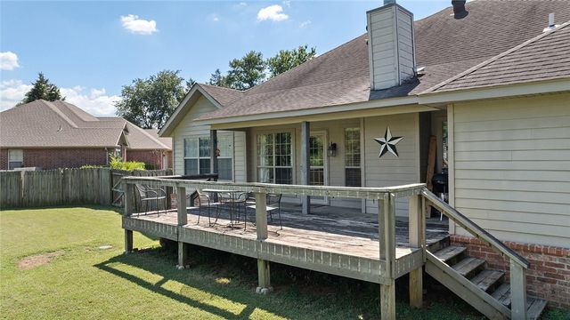 2424 Sarah Jane Lane, Fayetteville, AR 72701