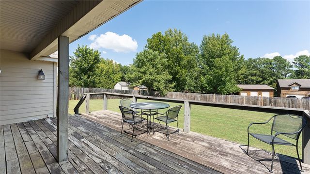2424 Sarah Jane Lane, Fayetteville, AR 72701