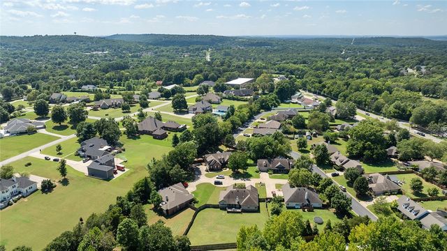 2424 Sarah Jane Lane, Fayetteville, AR 72701