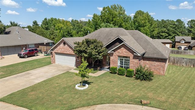 2424 Sarah Jane Lane, Fayetteville, AR 72701