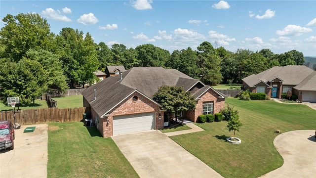 2424 Sarah Jane Lane, Fayetteville, AR 72701