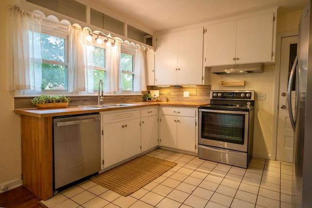 6515 SANTA FE Drive, Overland Park, KS 66202