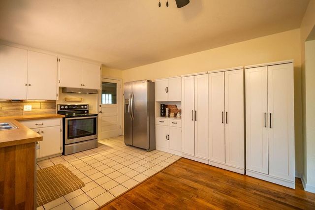 6515 SANTA FE Drive, Overland Park, KS 66202