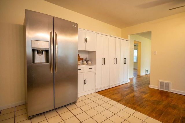 6515 SANTA FE Drive, Overland Park, KS 66202
