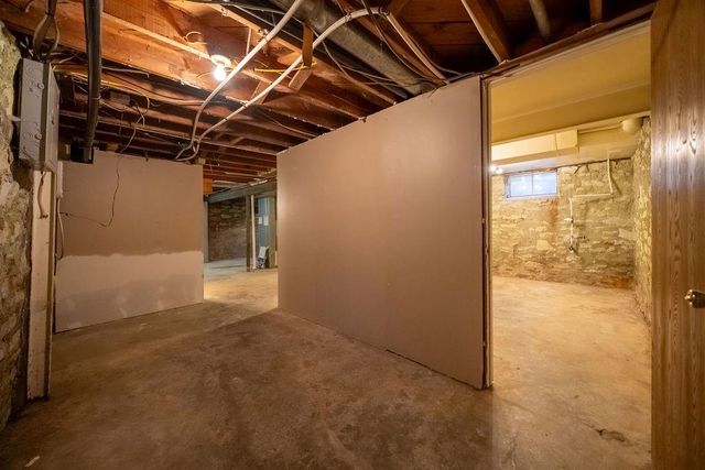 6515 SANTA FE Drive, Overland Park, KS 66202
