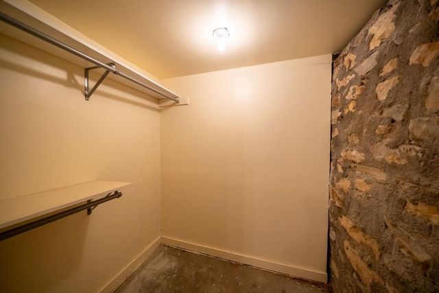 6515 SANTA FE Drive, Overland Park, KS 66202