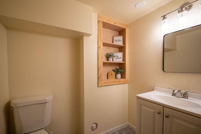 6515 SANTA FE Drive, Overland Park, KS 66202