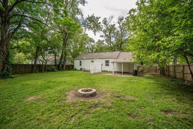 6515 SANTA FE Drive, Overland Park, KS 66202