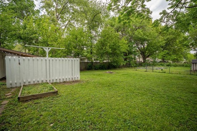 6515 SANTA FE Drive, Overland Park, KS 66202