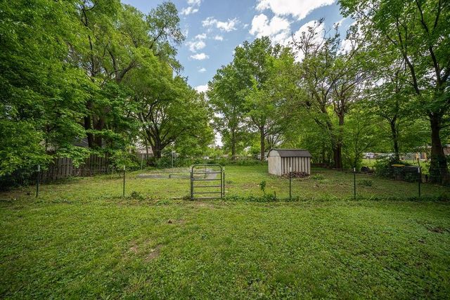 6515 SANTA FE Drive, Overland Park, KS 66202
