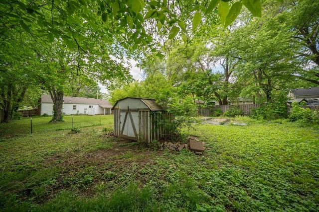 6515 SANTA FE Drive, Overland Park, KS 66202