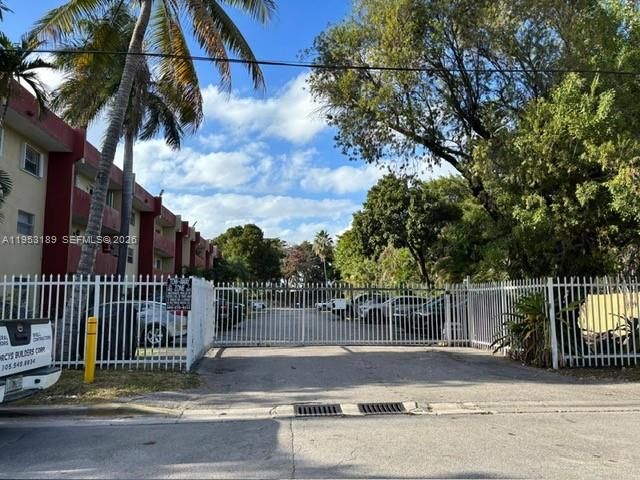 4265 NW South Tamiami Canal Dr 1-213, Miami, FL 33126