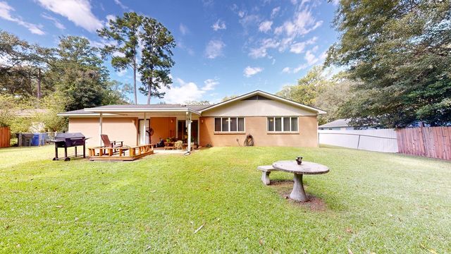 1102 Northfield Circle, Dothan, AL 36303