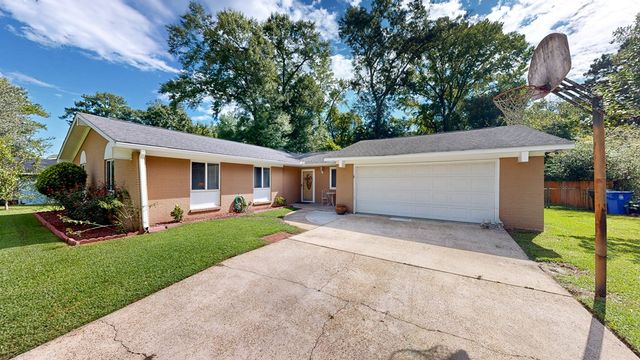 1102 Northfield Circle, Dothan, AL 36303