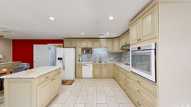 1102 Northfield Circle, Dothan, AL 36303