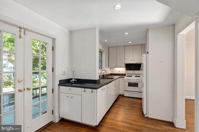 4849 RODMAN ST NW, Washington, DC 20016