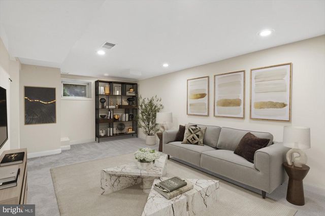 4849 RODMAN ST NW, Washington, DC 20016