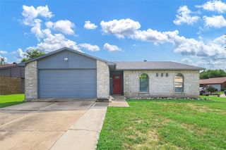 5800 Maiden Lane, Fort Worth, TX 76131