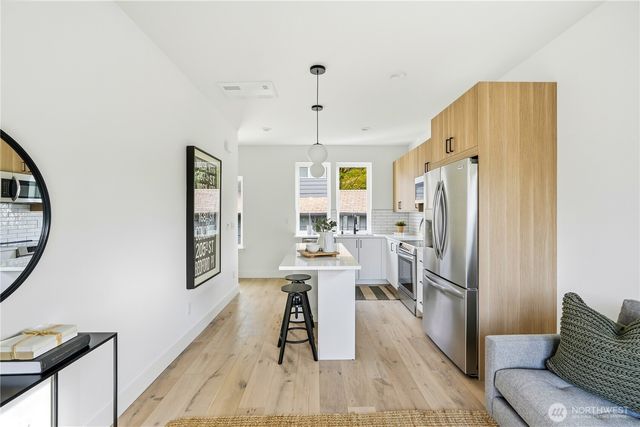 7552 39th Avenue SW, Seattle, WA 98126