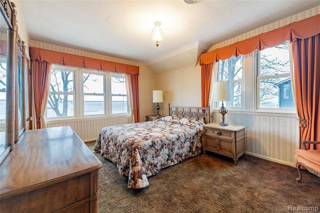 29863 East River Road, Grosse Ile, MI 48138