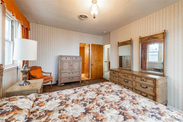 29863 East River Road, Grosse Ile, MI 48138