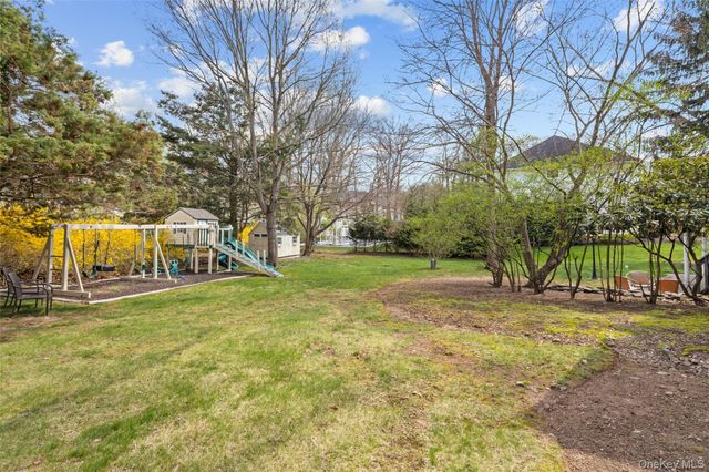 5 Lynne Court, Suffern, NY 10901