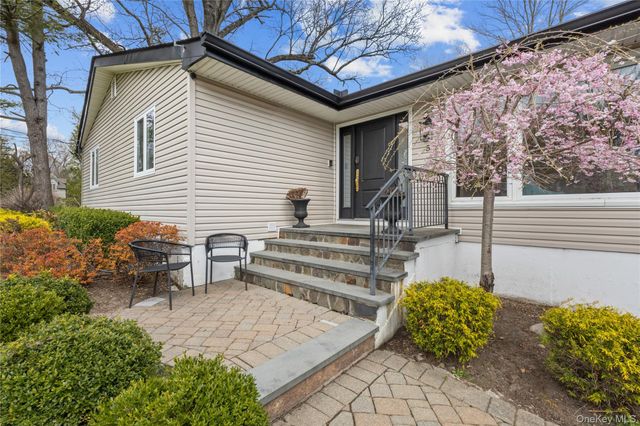 5 Lynne Court, Suffern, NY 10901