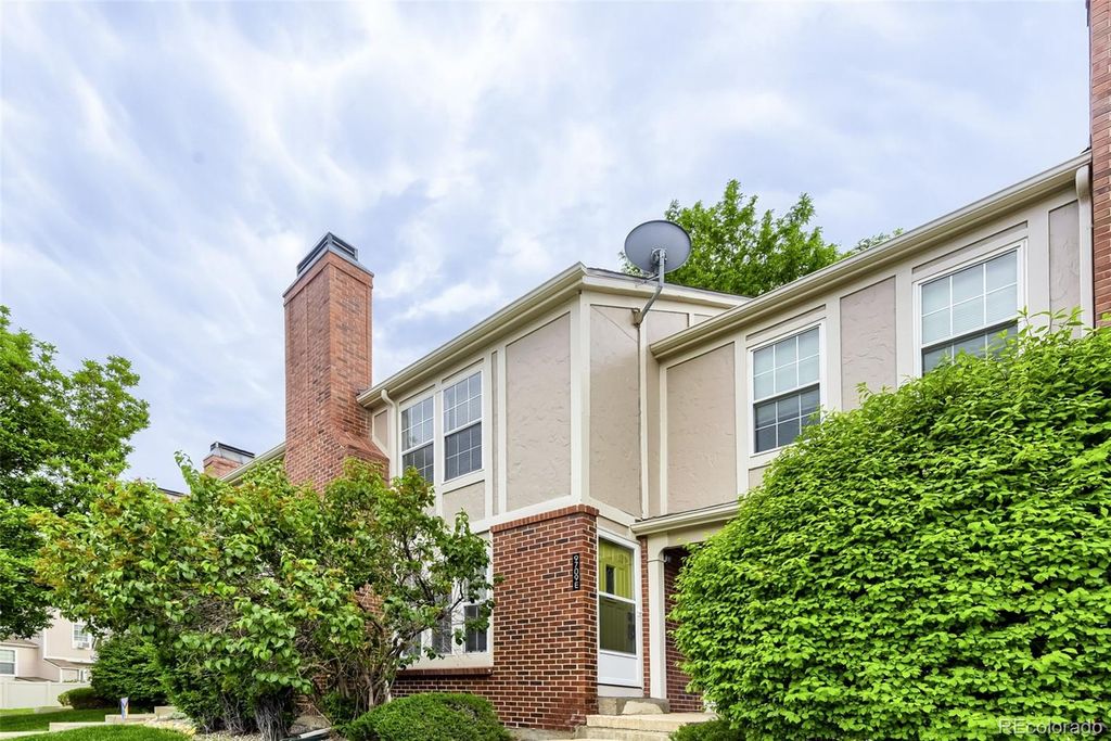 9709 W Chatfield Avenue E, Littleton, CO 80128