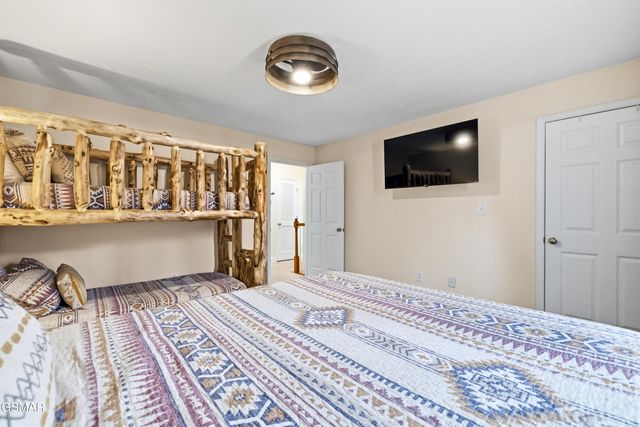 2655 High Valley Drive, Pigeon Forge, TN 37863