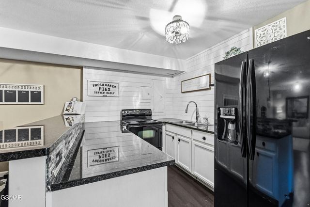 2655 High Valley Drive, Pigeon Forge, TN 37863