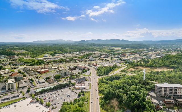 2655 High Valley Drive, Pigeon Forge, TN 37863