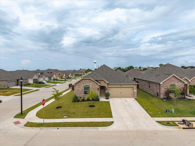 326 Texas Trail, Justin, TX 76247