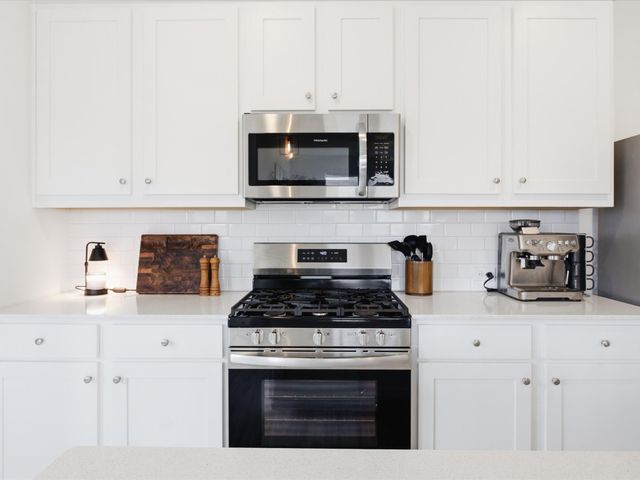 326 Texas Trail, Justin, TX 76247